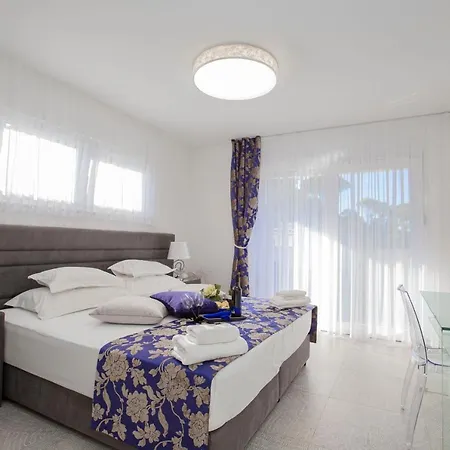 Vila Luxury With A Swimming Pool Tugare, Omis - 20067