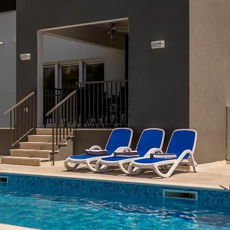 Vila Luxury With A Swimming Pool Tugare, Omis - 20067 Tugare