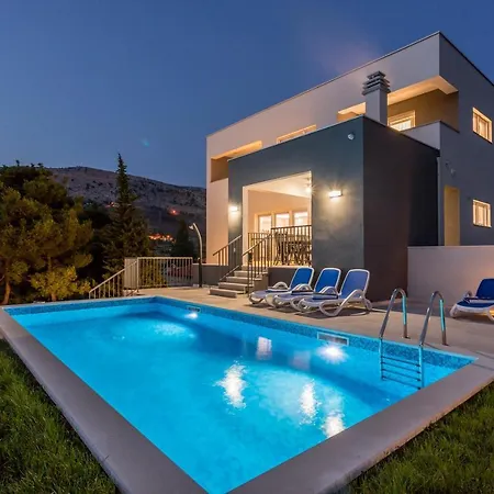 Luxury With A Swimming Pool Tugare, Omis - 20067 Tugare