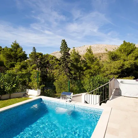 Luxury With A Swimming Pool Tugare, Omis - 20067 *