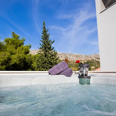 Luxury With A Swimming Pool Tugare, Omis - 20067 * Tugare